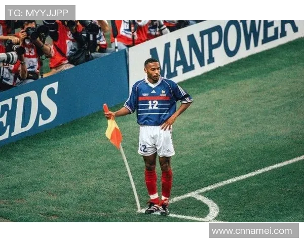 亨利在足球场上的独特魅力与卓越技能分析 亨利在足球场上的独特魅力与卓越技能分析